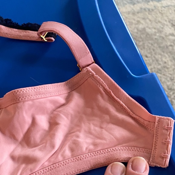 Soma Embraceable Unlined Pink and Black Lace Bra - Picture 4 of 11